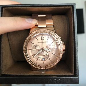 Michael kors rose gold watch